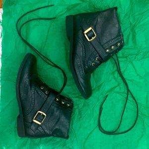 Like new! Beautiful Atmosphere boots European 90s hipster style